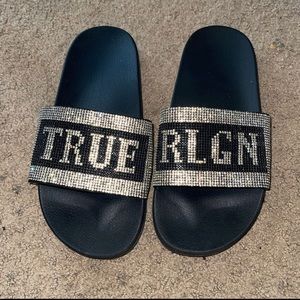 True religion slides !